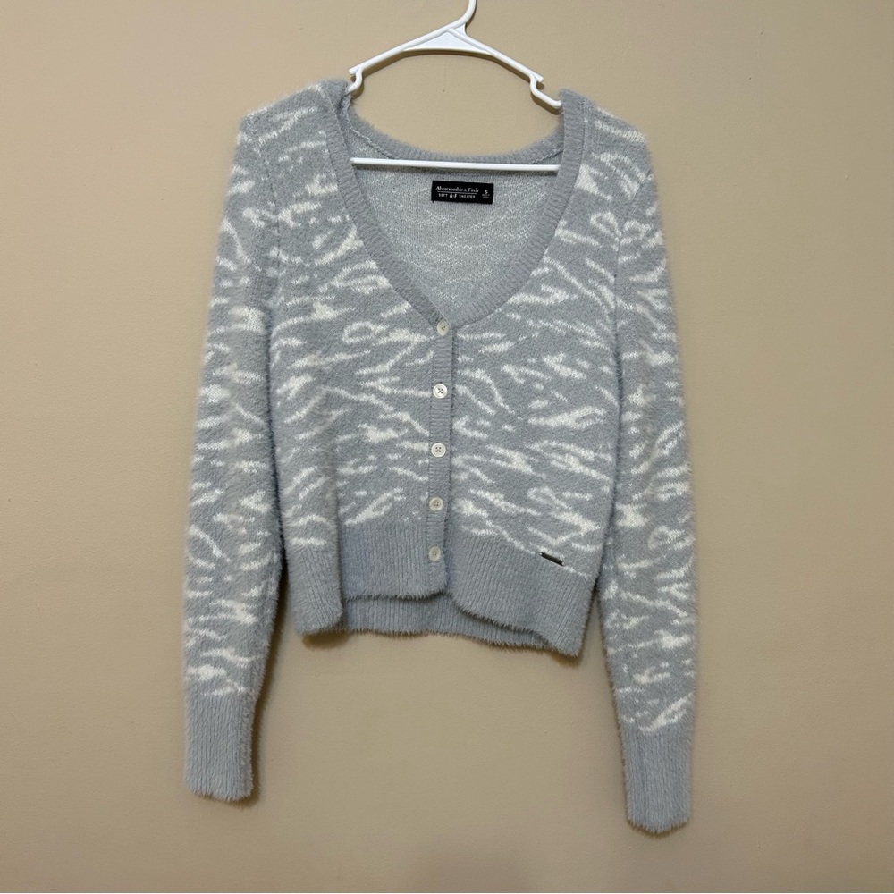 From Abercrombie and Fitch. Size:Small